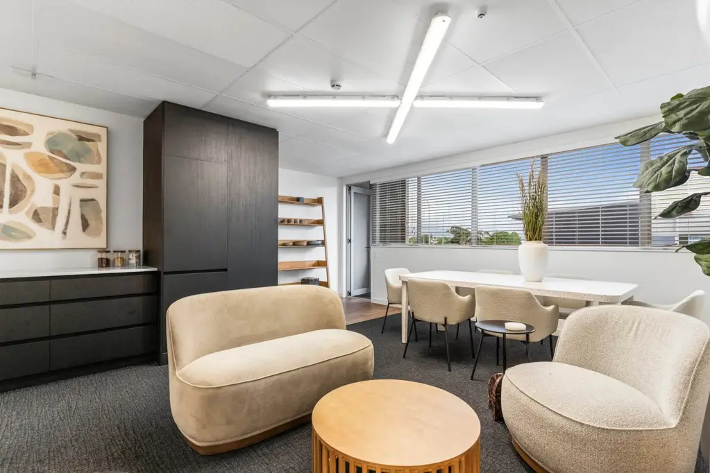 Mangere WORK, STAY, FLY - OFFICE AND ACCOMMODATION