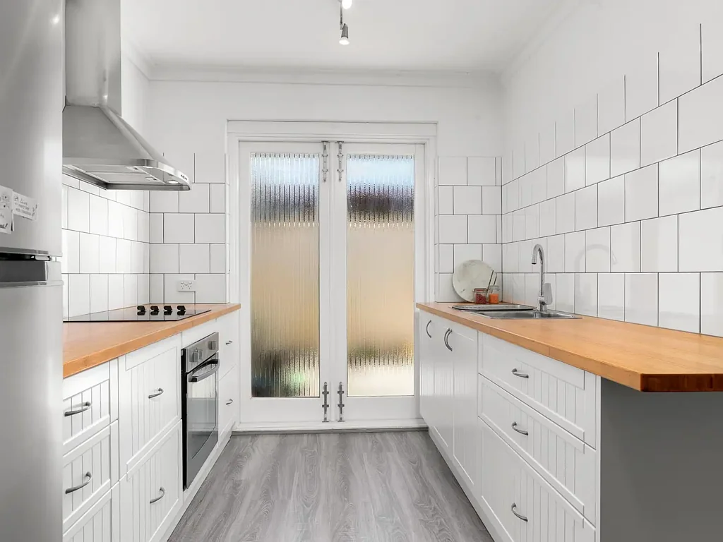 STYLISH AND PERFECTLY LOCATED!