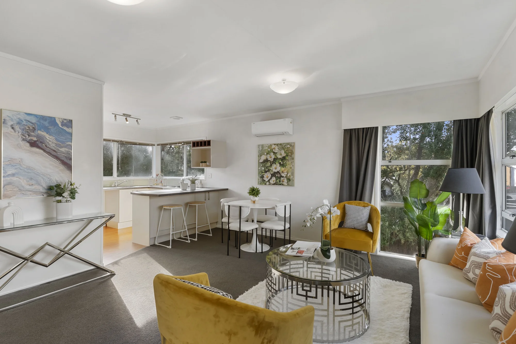 Glenfield 2房 Weatherboard and Garaging