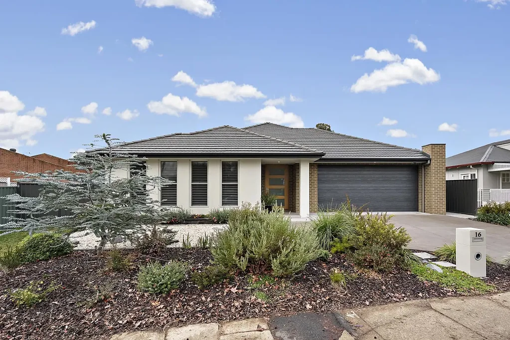 Ainslie 4Moenga Built for a Lifetime. Available Today.