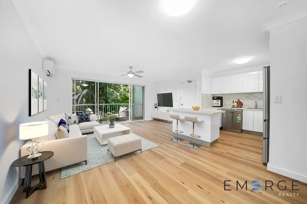 Heart of Burleigh, Minutes to James Street!
