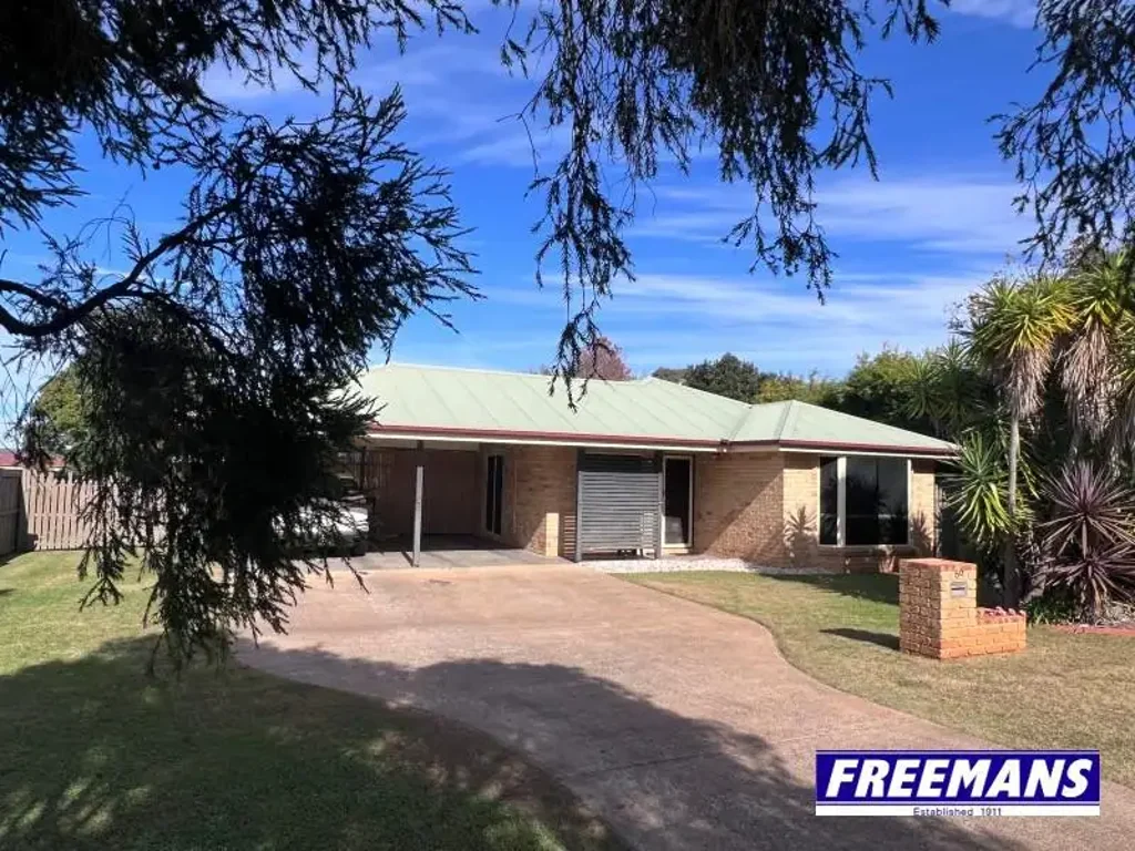 Kingaroy 4ਬੈੱਡਰੂਮ 1,000m2 allotment with 11m x 5m shed