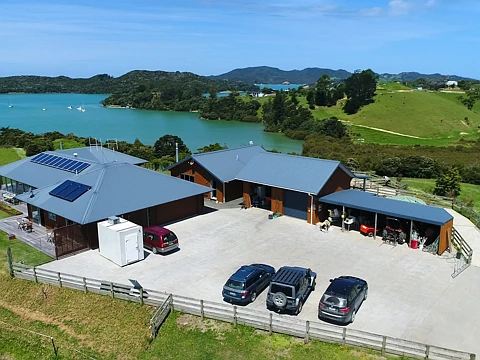 Oakura Coast 5房  The Ultimate Lifestyle Property!