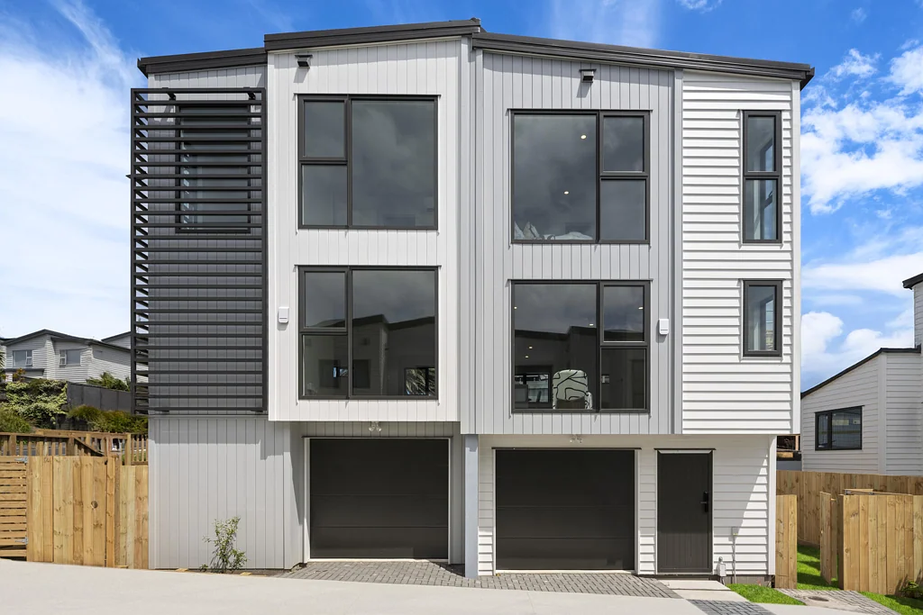 Torbay 3 Bedroom Stylish Coastal Townhouse Near the Beach