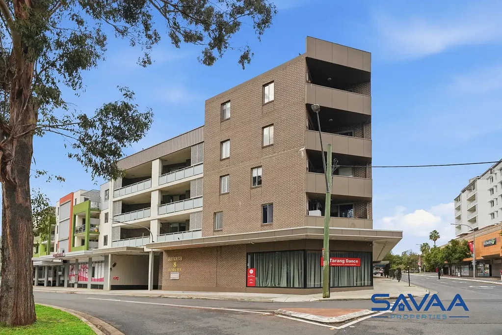 Toongabbie 2房 市中心顶层公寓 开放式生活区 现代厨房 主卧带独卫 安全停车位 步行即达车站学校 Spacious 2-Bedroom Penthouse - Prime Position