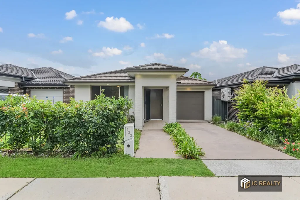132 Jubilee Drive, Jordan Springs, NSW 2747