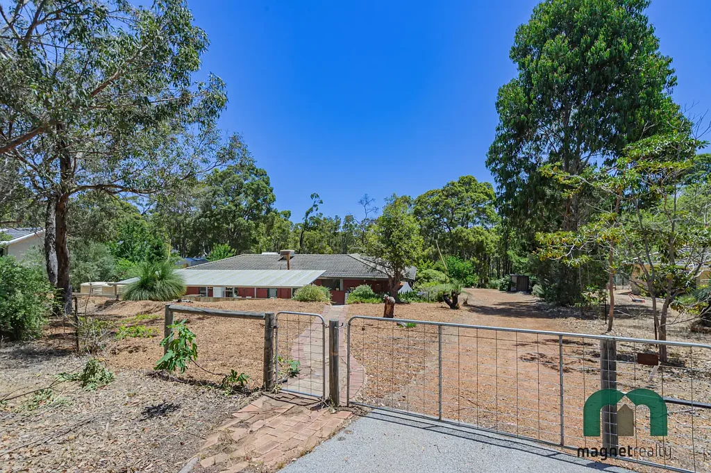 4 McCarthy Road, Mount Helena, WA 6082