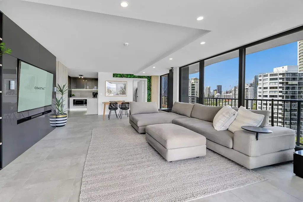 Surfers Paradise 3कमरा RENOVATED COASTAL LIVING WITH PANORAMIC OCEAN & CITY VIEWS