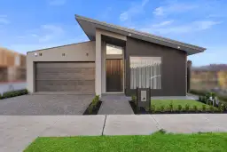 82 Whites Lane, Craigieburn