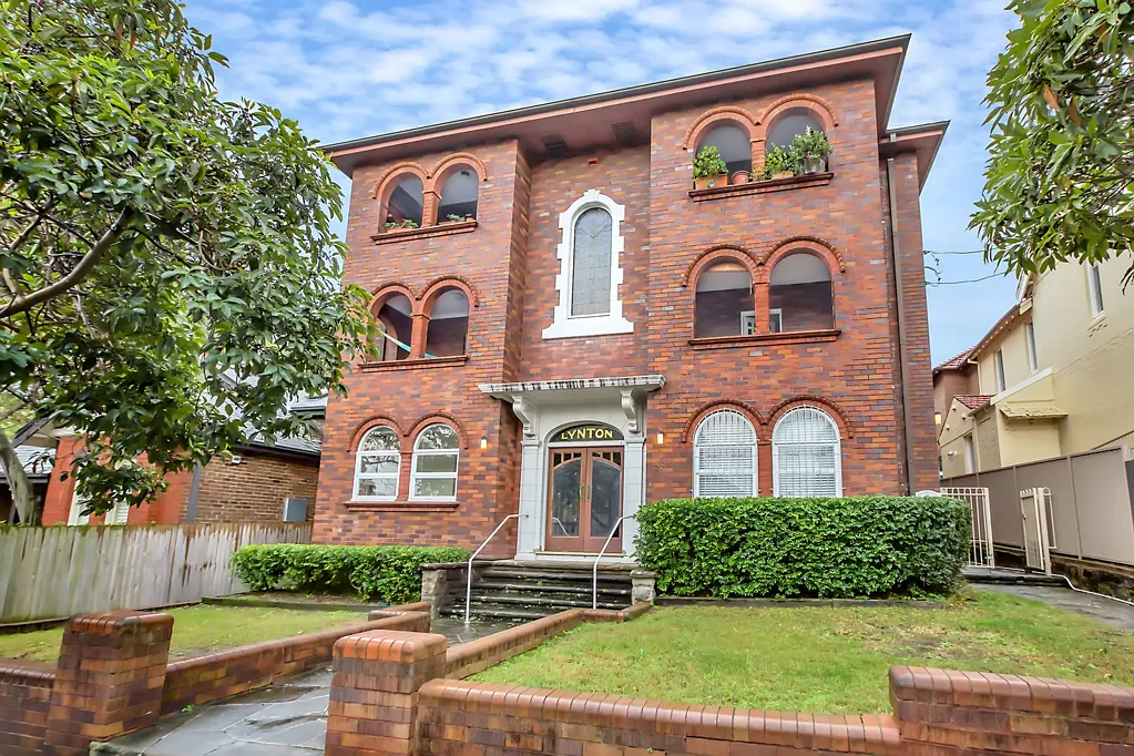 Large 2 Bedroom Apartment, Rose Bay