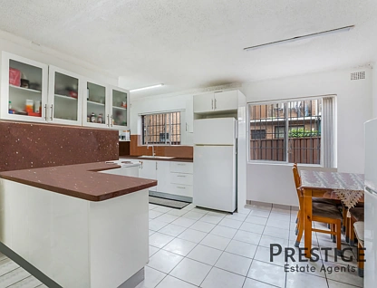 3/31 Railway Parade, Fairfield, South Western Suburbs, 2 Kuwarto, 1 Banyo, Apartment
