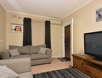 29 - 31 Quirke Avenue, Whyalla Stuart, Outback, 6 રૂમ, 2 બાથરૂમ, Apartment