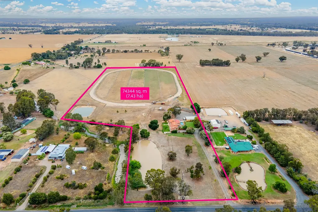 Kialla 4房  Rare Lifestyle Opportunity 10 Minutes from CBD with Incredible Development Opportunity!