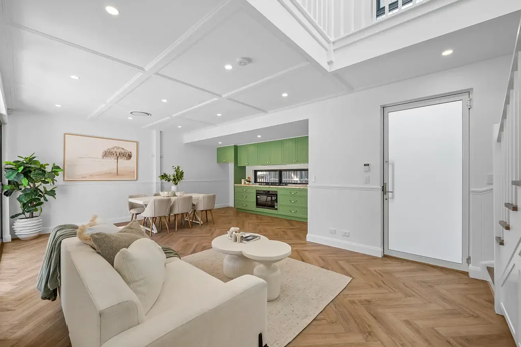 The Entrance 3 Bedroom New luxurious townhouse minutes to The Entrance beach, cafes and shopping