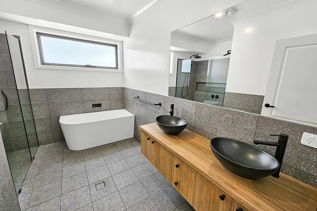 Beautifully Finished, Fully Furnished 4 Bedroom Home