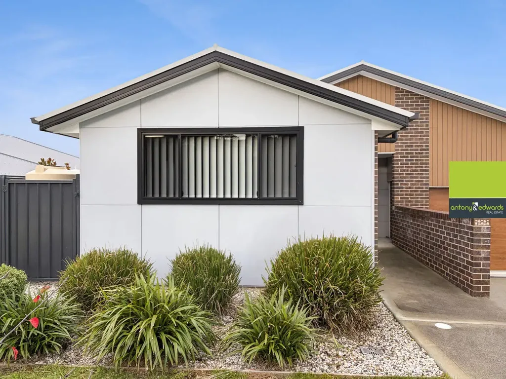Low maintenance duplex in Joseph's Gate