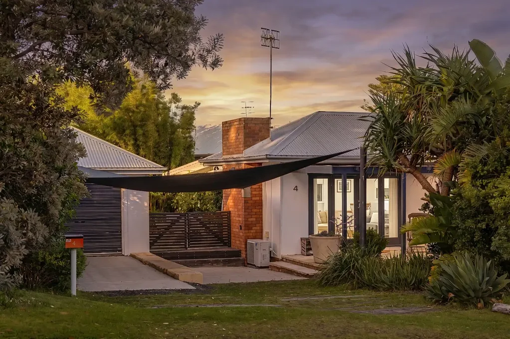 Macmasters Beach 3 Slaapkamer Studio Sixty Retreat - Retro cottage charm, with architectural renovation