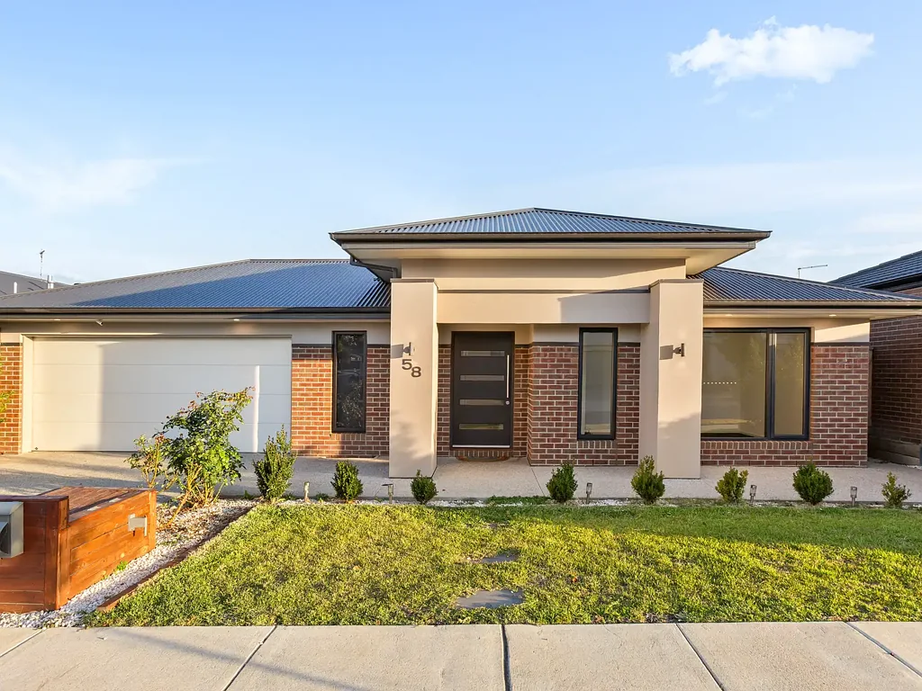 Charlemont 4 Bedroom Stunning family home