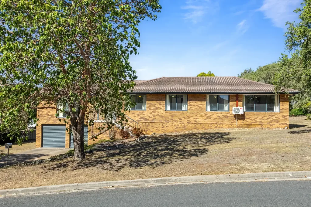 Muswellbrook 4Zimmer LARGE FAMILY HOME WITH GREAT RETURNS