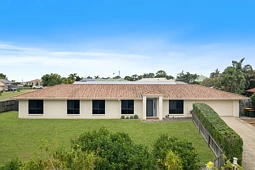 1 Natasha Court, Deception Bay
