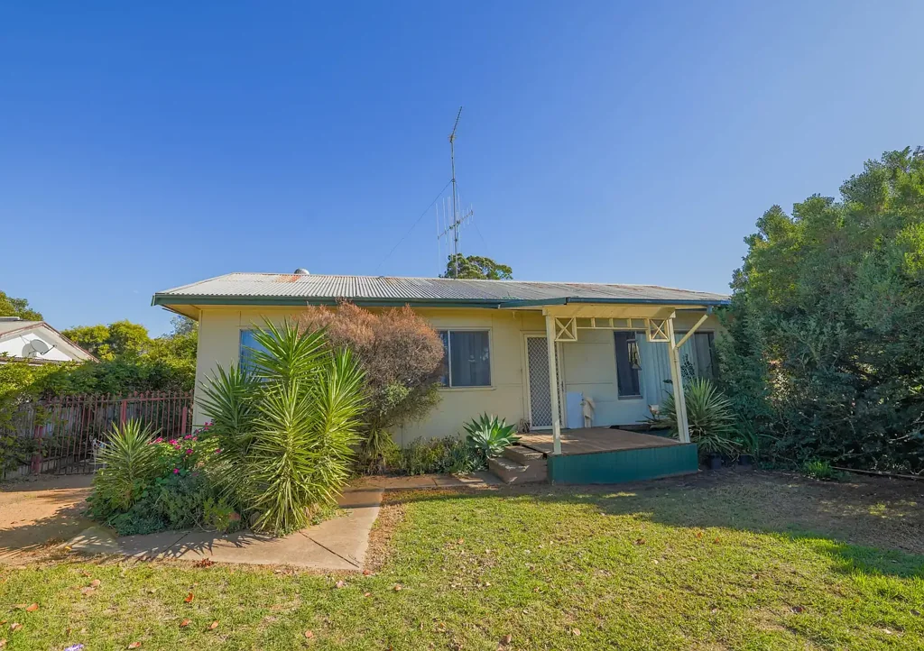 28 Forbes Road, Parkes, NSW 2870