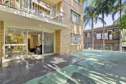 2/9 Twenty Eighth Avenue, Palm Beach