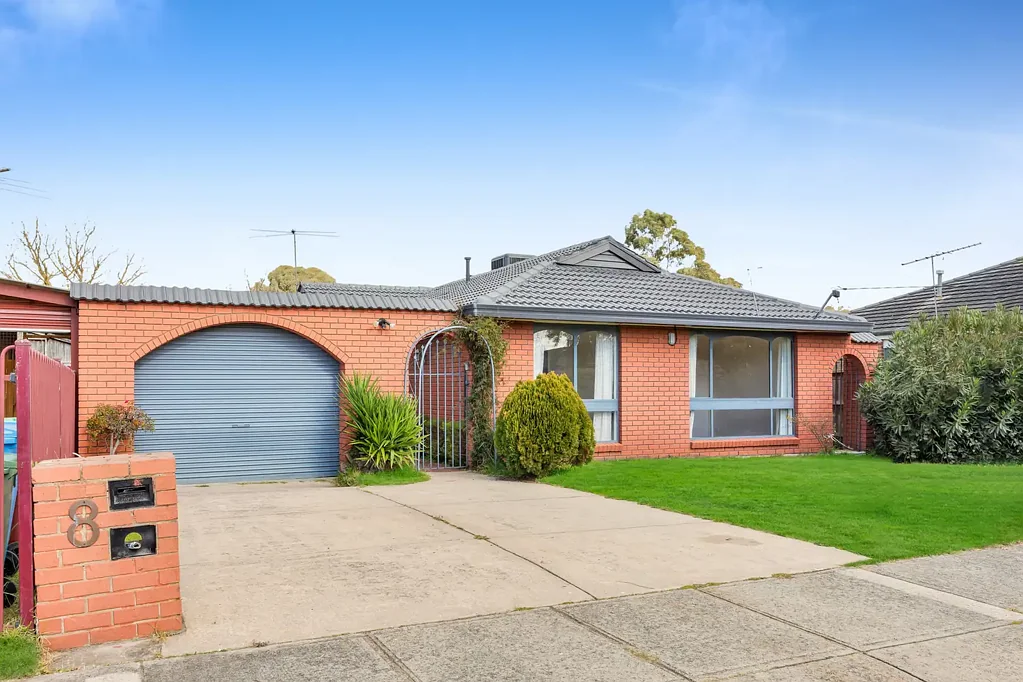 Modern Comforts in Cranbourne's Quiet Retreat