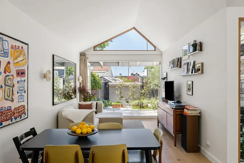 Erskineville 2ਬੈੱਡਰੂਮ Victorian home with striking architect-designed extension