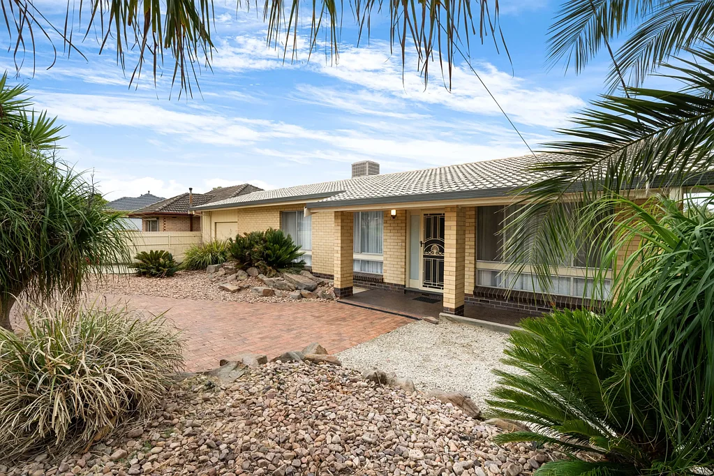 71 Flinders Drive, Valley View, SA 5093
