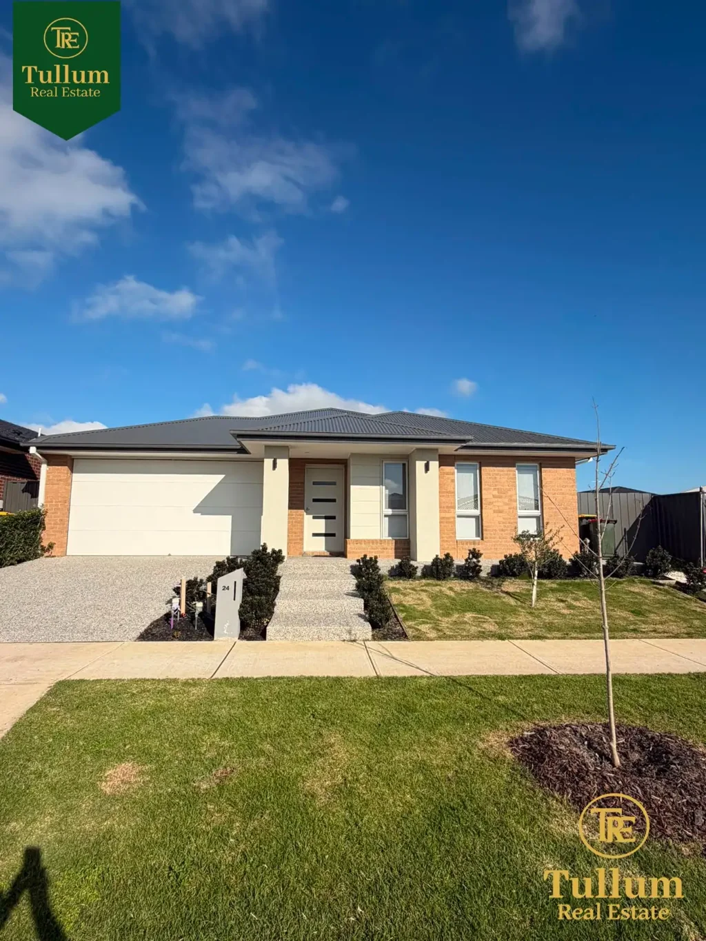 Stylish 4-Bedroom Family Home in Clyde