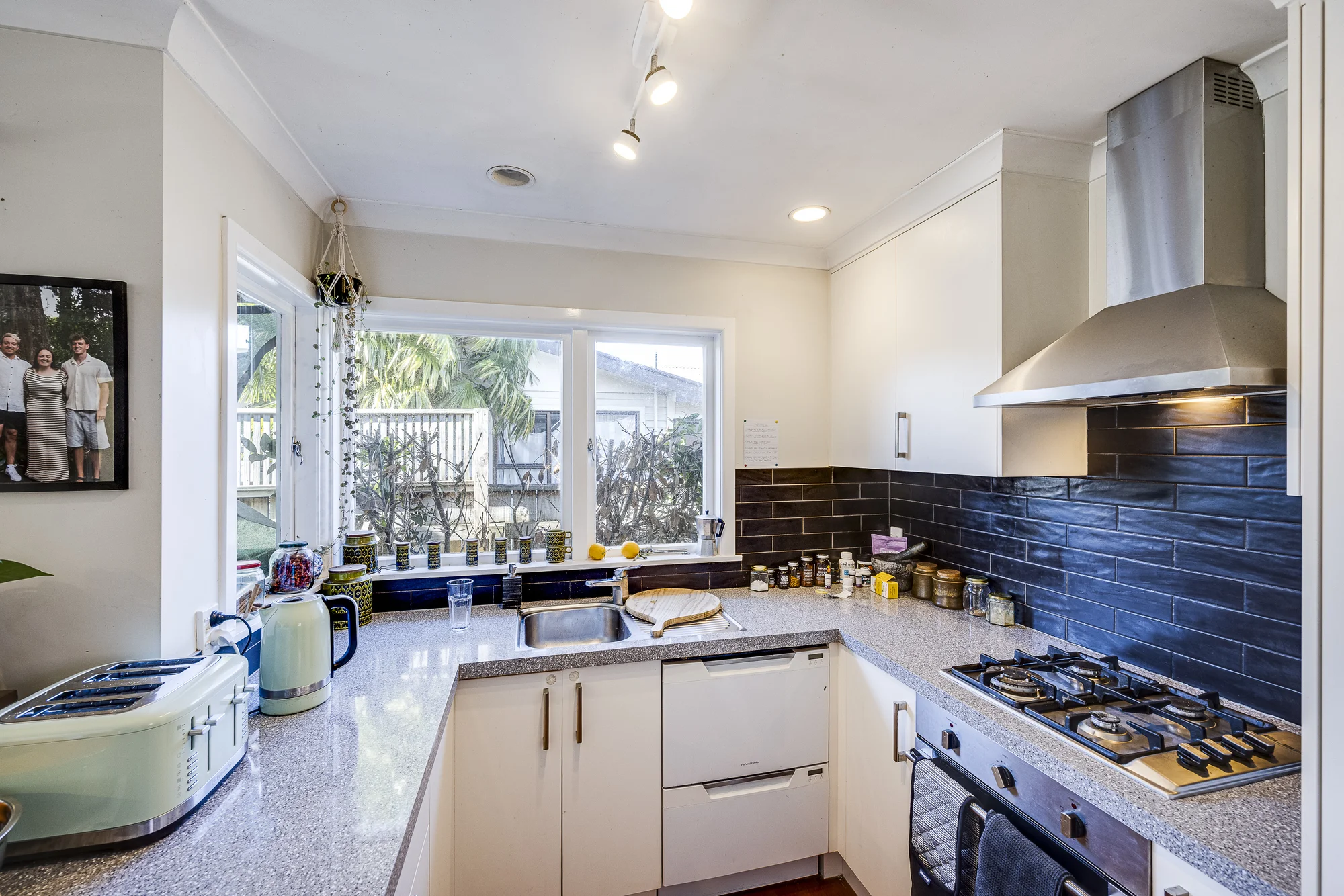 Taradale 3Moenga Warm, welcoming and well positioned