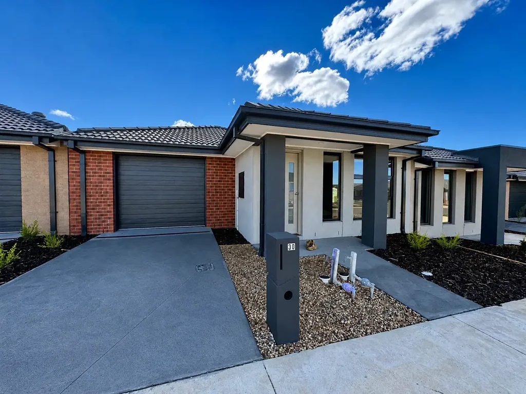 BRAND NEW - READY TO MOVE IN