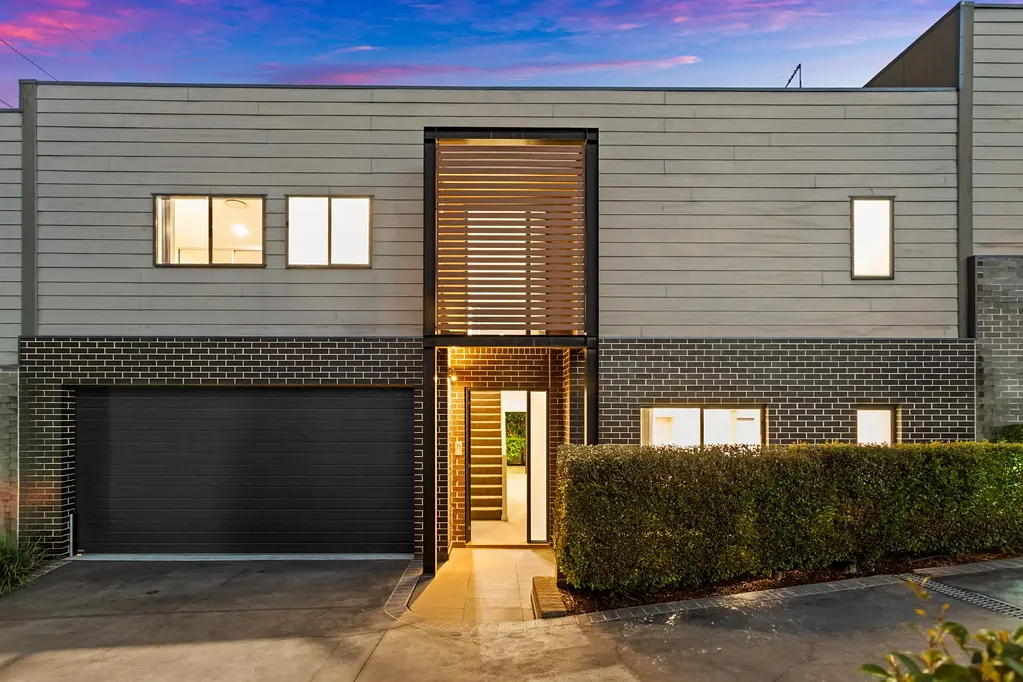 Northmead 4ਬੈੱਡਰੂਮ EXECUTIVE TOWNHOME WITH 318M2 ON TITLE