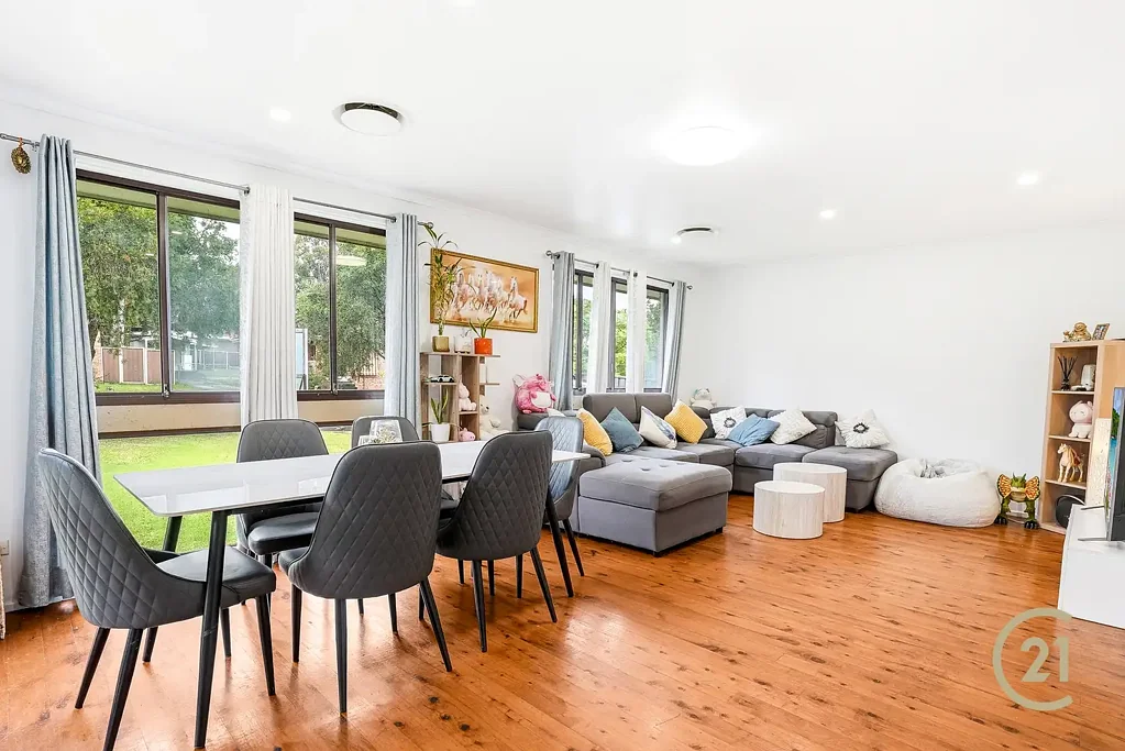 Cranebrook 3房 拐角地块678m² R3区划潜力大 步行购物学校 公园交通近 家庭社区佳 Development Potentail Property ( STCA)