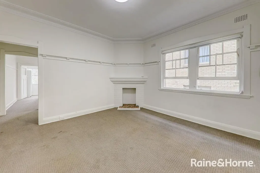 Convenient One-Bedroom Apartment Close to UNSW & Light Rail