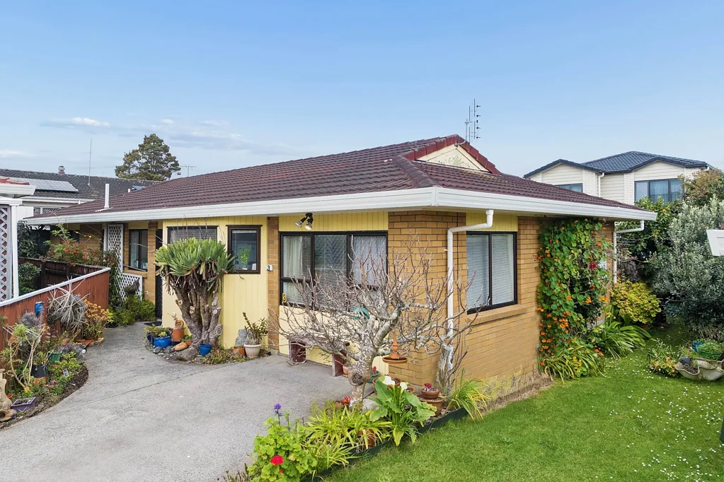 Papakura 3 Bedroom ONE CAREFUL LADY FOR 23 YEARS!