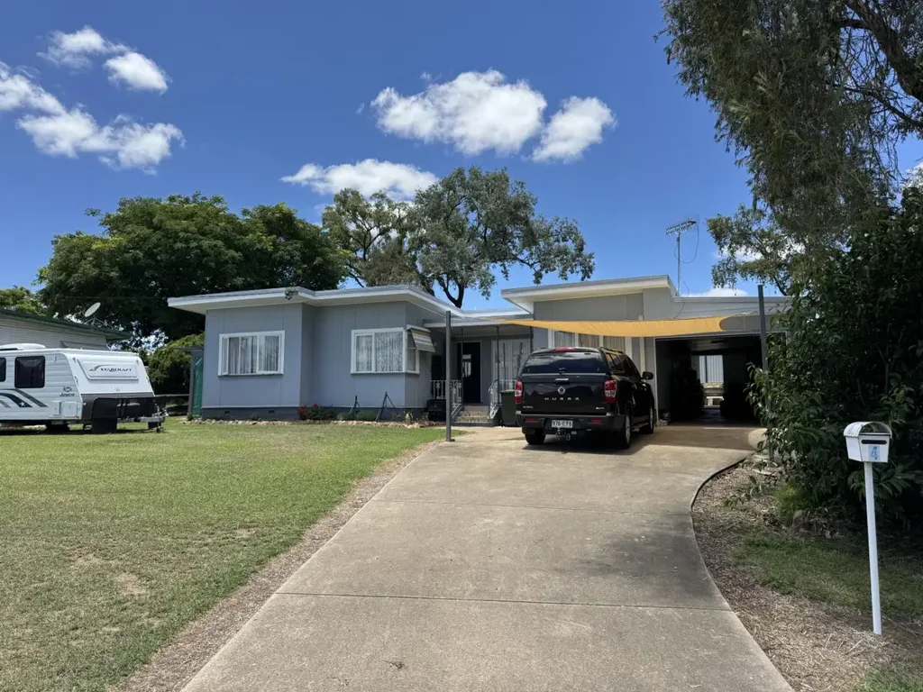 4 Landsborough Street, Monto, QLD 4630