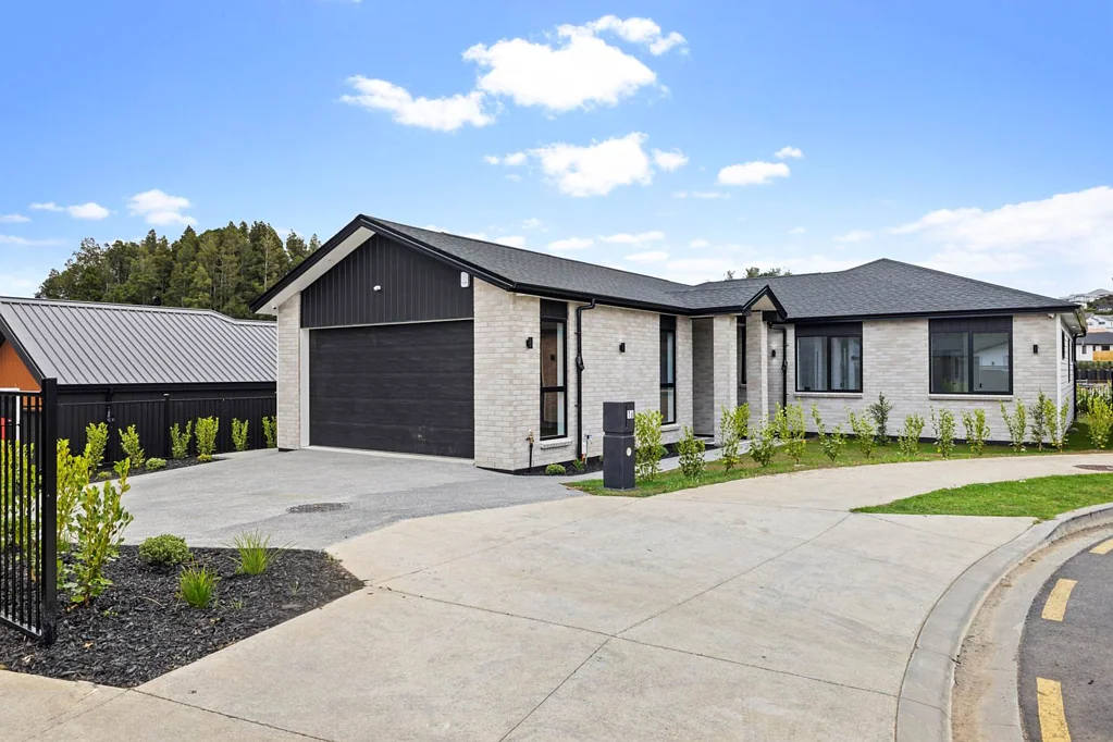 Pukekohe 4ห้องนอน Elegant Newly Built Home in Pukekohe