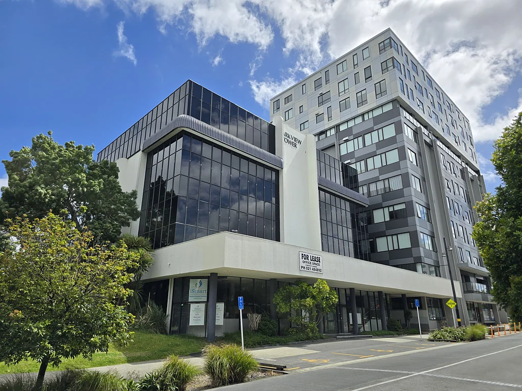Manukau Ground floor tenancy with private office spaces