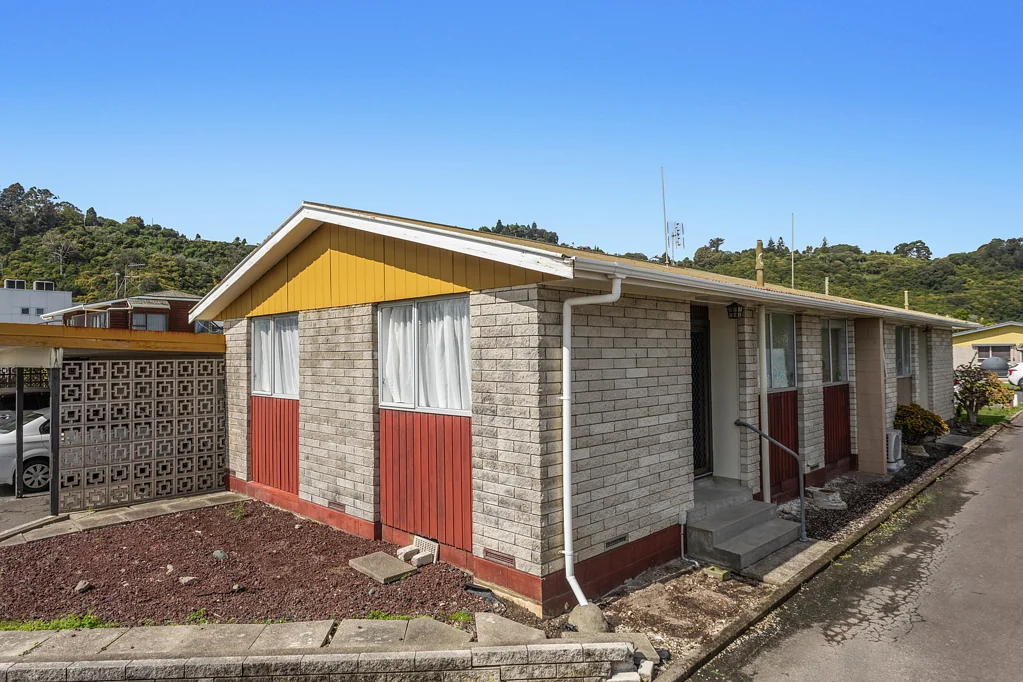 Whakatane 2房  Walk to town, easy living, buyers take note!