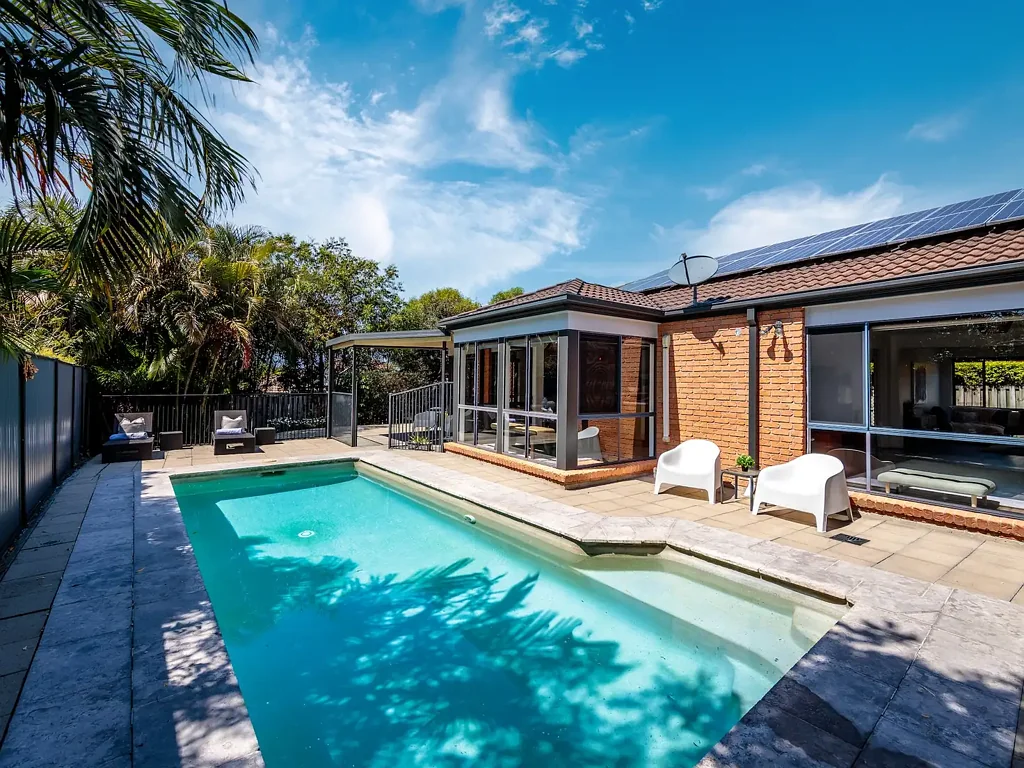Robina 4ਬੈੱਡਰੂਮ A FLOOR PLAN THAT IS SO VERSATILE, A POSITION THAT'S UNMATCHED AND LARGE POOL TO PREPARE FOR SUMMER