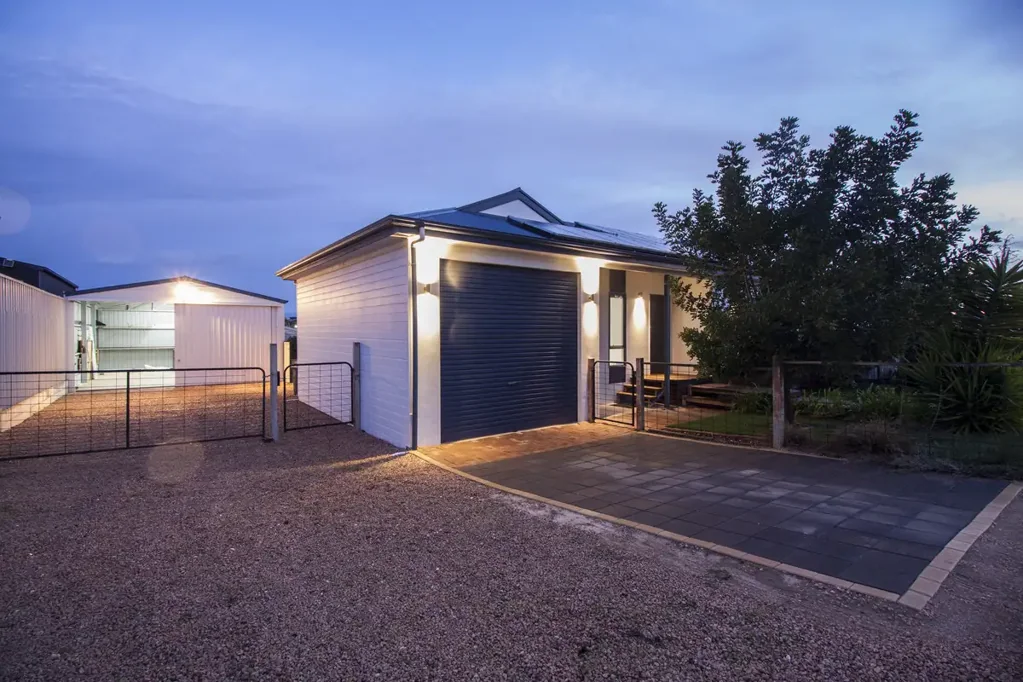 Moonta Bay 4બેડરૂમ Excellent Package… Dual Living Areas, Shed & Alfresco