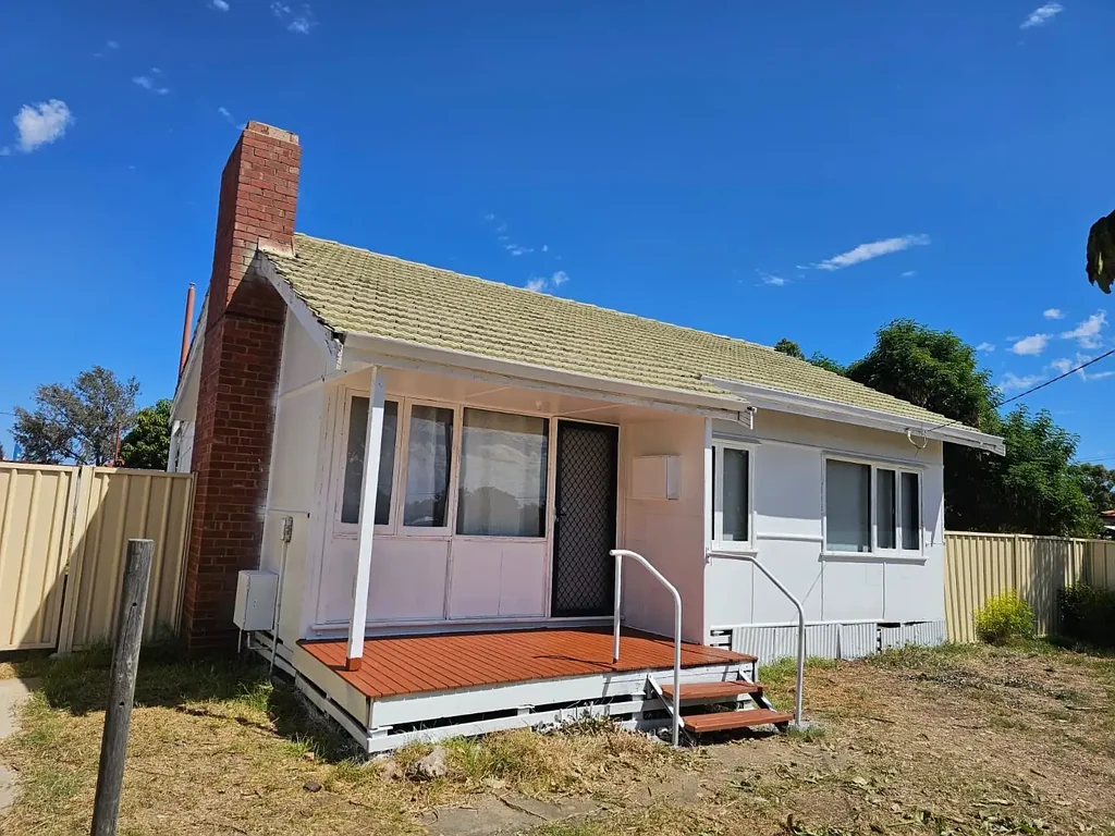 4 Lantana Street, Rangeway, WA 6530