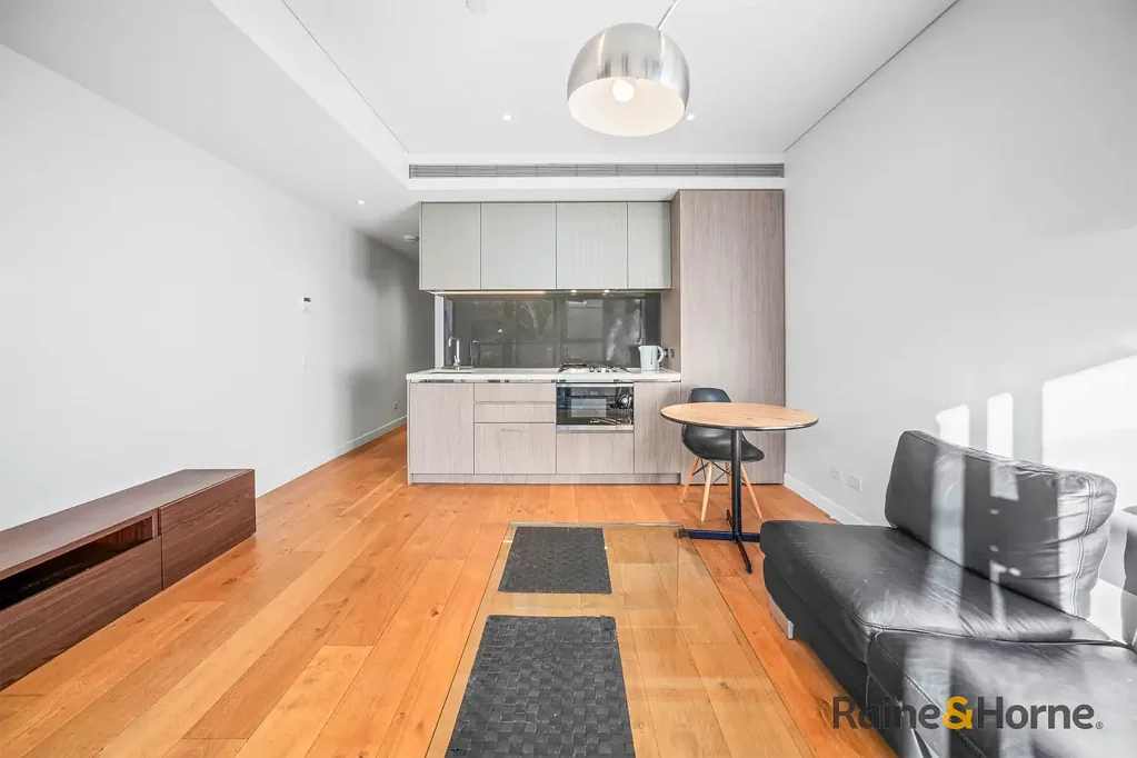 North Sydney 1房 North Sydney核心单身公寓 朝北采光充足 现代装修 独立储藏室 私人阳台 便捷交通 Modern Studio in the Heart of North Sydney