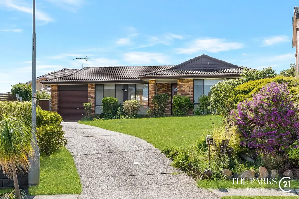 Three Bedroom Family Home in a Peaceful Location !