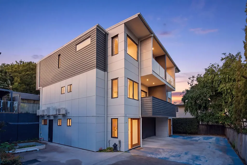 Wooloowin 3房 建筑设计，坐拥壮丽城市景观 | 精品内城杰作 Architecturally Designed with Breathtaking City Views | A Boutique Inner-City Masterpiece
