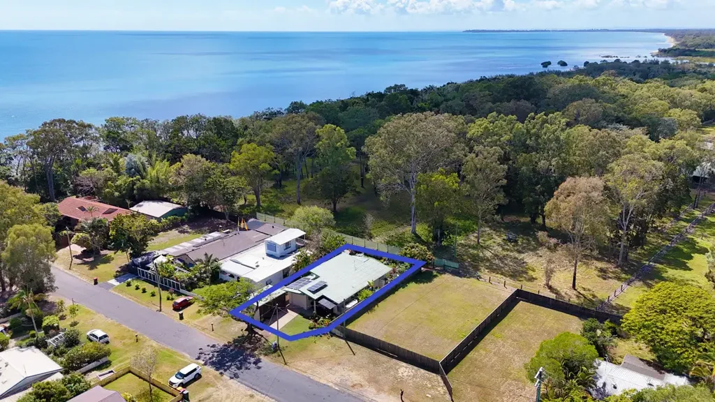 Toogoom 2房  Coastal Lifestyle By The Sea - Just 100m To Toogoom Beach
