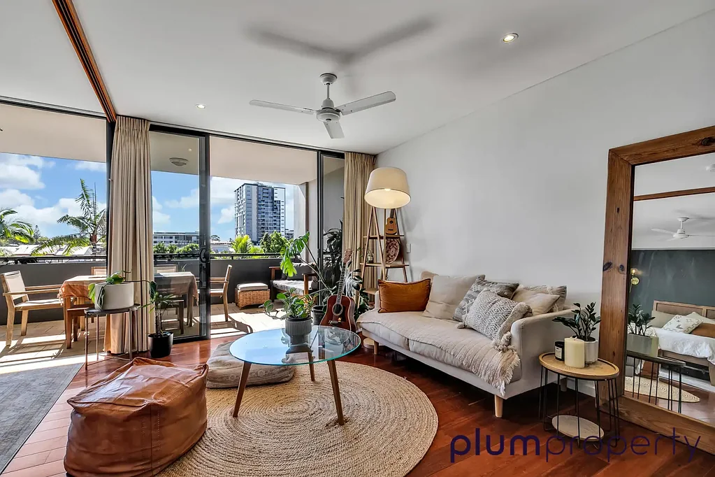 Modern Apartment with Views, Pool, Gym & Unbeatable Toowong Location!