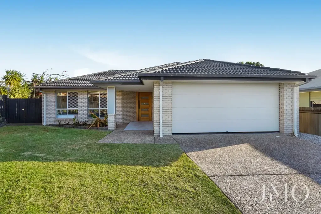 Ormeau 4غرفة نوم Exceptional Ormeau Residence – Modern Family Living with Space & Style