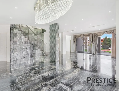 31 Cuthbert Crescent, Edensor Park, NSW 2176, 6 Schlafzimmer, 5 Badezimmer, House